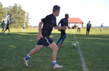 Zawodnik PKS Orzel przy pilce