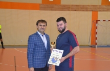Kapitan odbiera nagrode za III miejsce