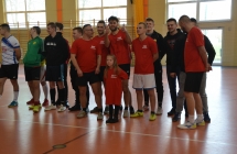 uczestnicy turnieju  na wspolnym zdjeciu grupowym