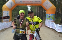 Dwoje biegaczy mężczyzn 